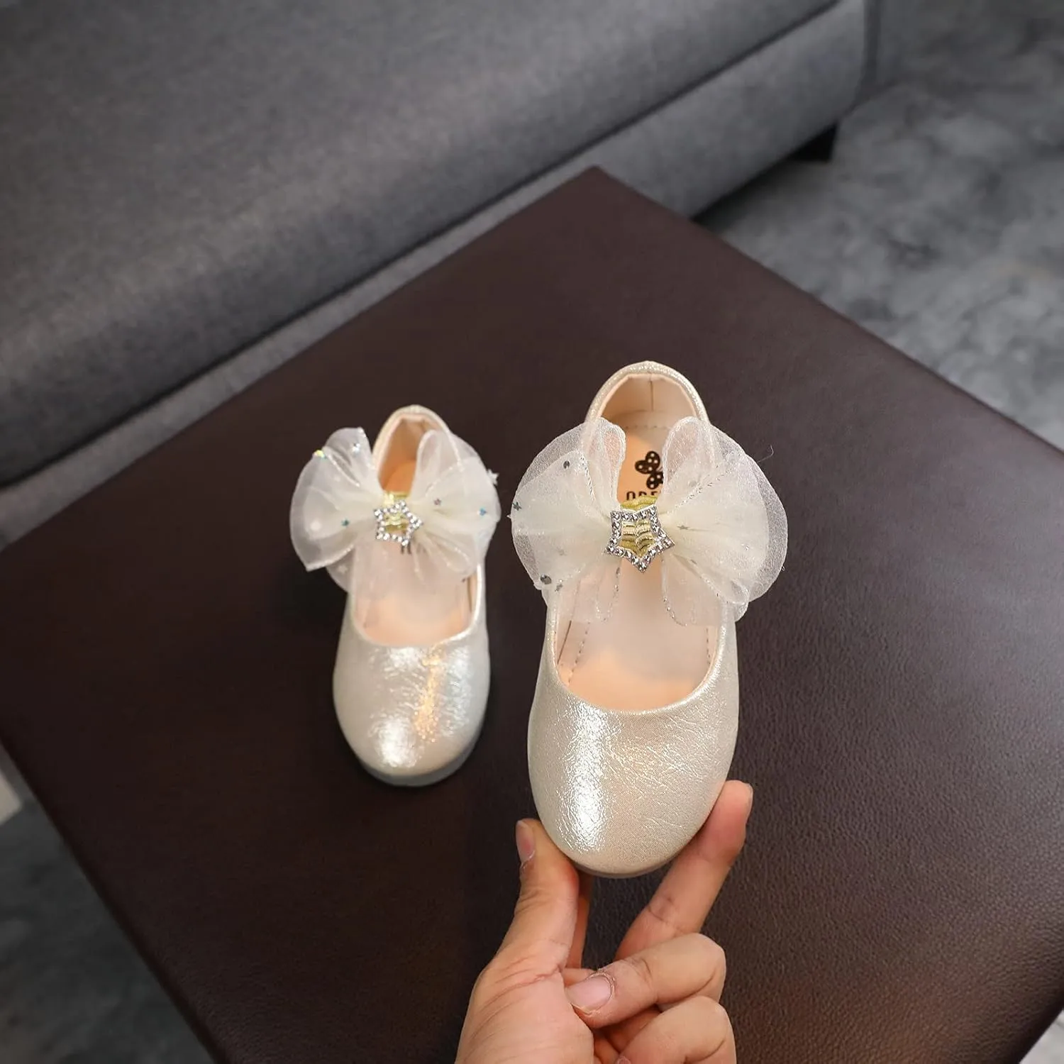 Baby Girl Bow Embellished Shoe Soft Sole Textured Sandals Princess Hook and Loop Low Heel Splicing Rhinestone Shoes