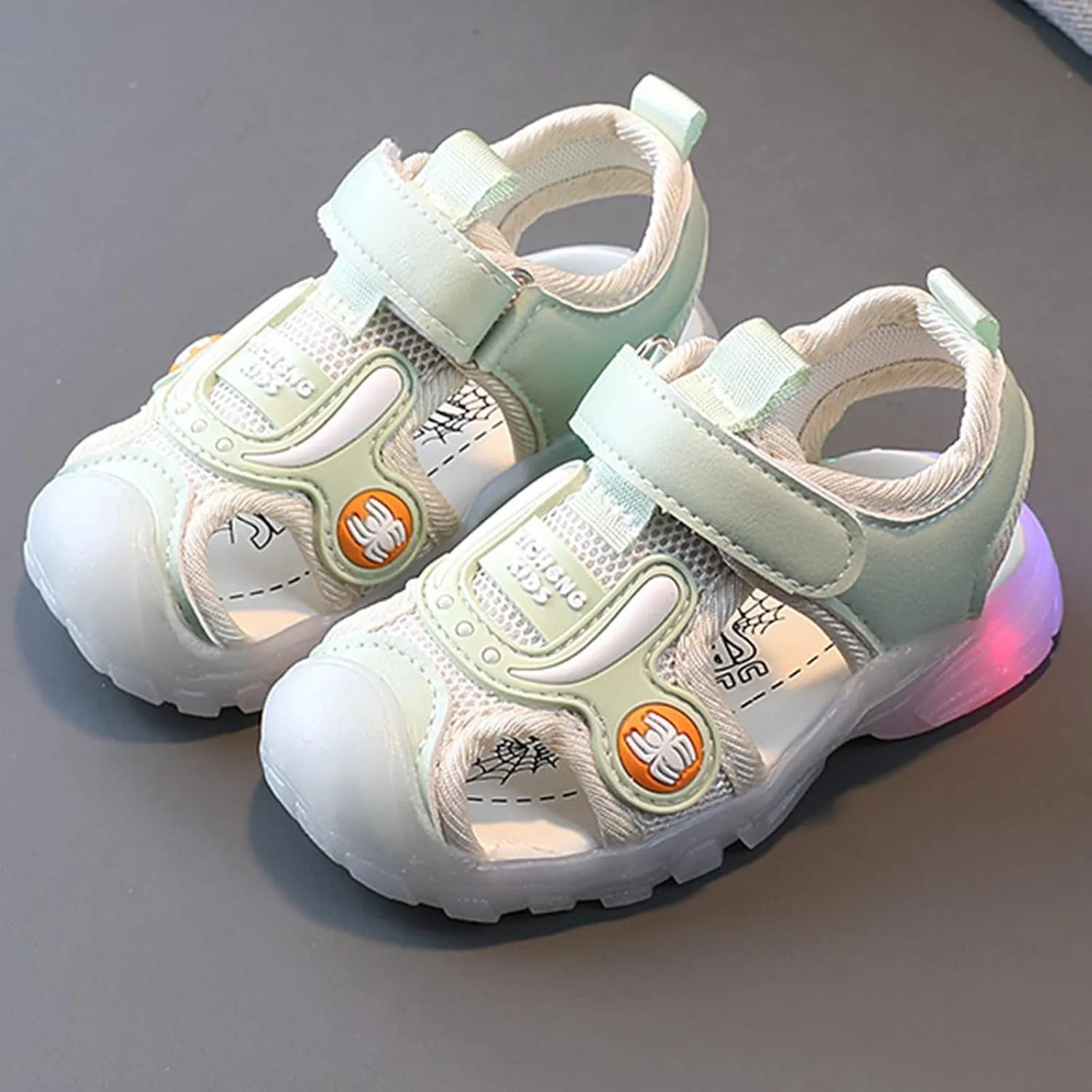 Children Soft Shoes Fashion Light On LED Baby Shoes Casual Children Shoes Girls Sandals Soft Sole Kids Beach