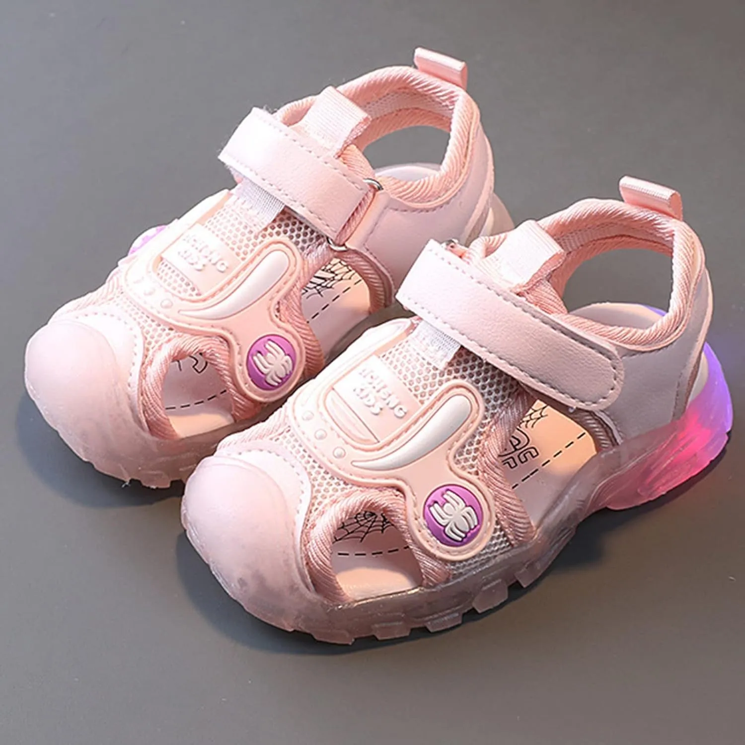 Children Soft Shoes Fashion Light On LED Baby Shoes Casual Children Shoes Girls Sandals Soft Sole Kids Beach