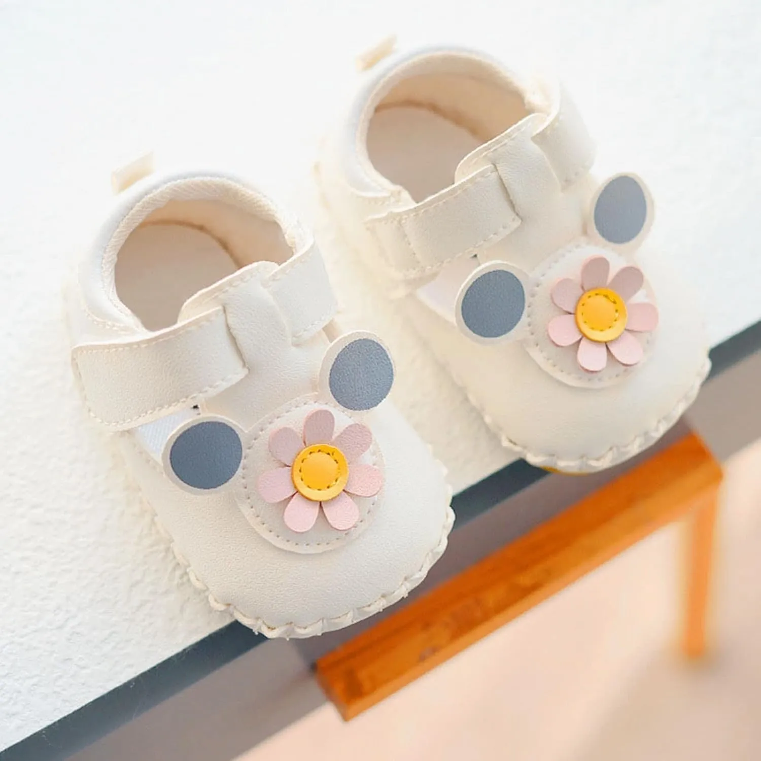 kid sandal Girls Shoes Soft Sole Princess Wedding Dress Mary Jane Newborn Light Baby Sneaker Shoes