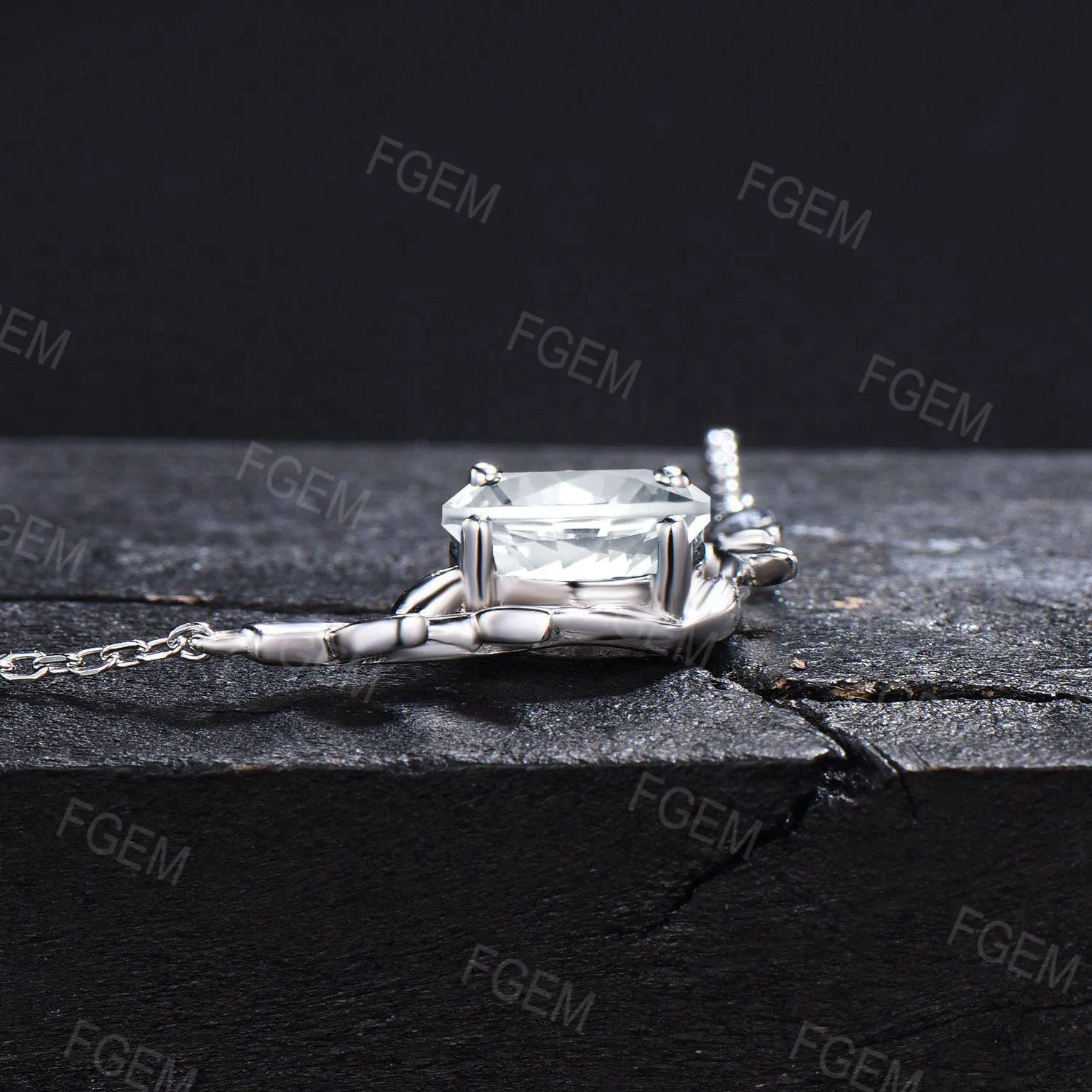 Nature Inspired 2ct Round Moissanite Necklace Tree Leaves Gemstone Pendant White Gold Colorless Moissanite Solitaire Necklace Wedding Gift